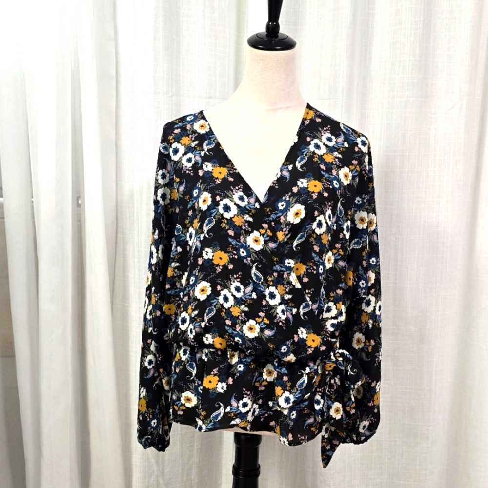 2/$30 Nine Britton Floral‎ Wrap Womens Blouse Size M